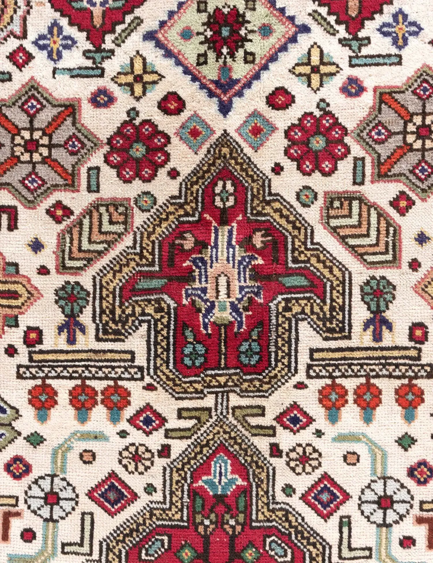 Tabriz    <br/>305 x 197 cm