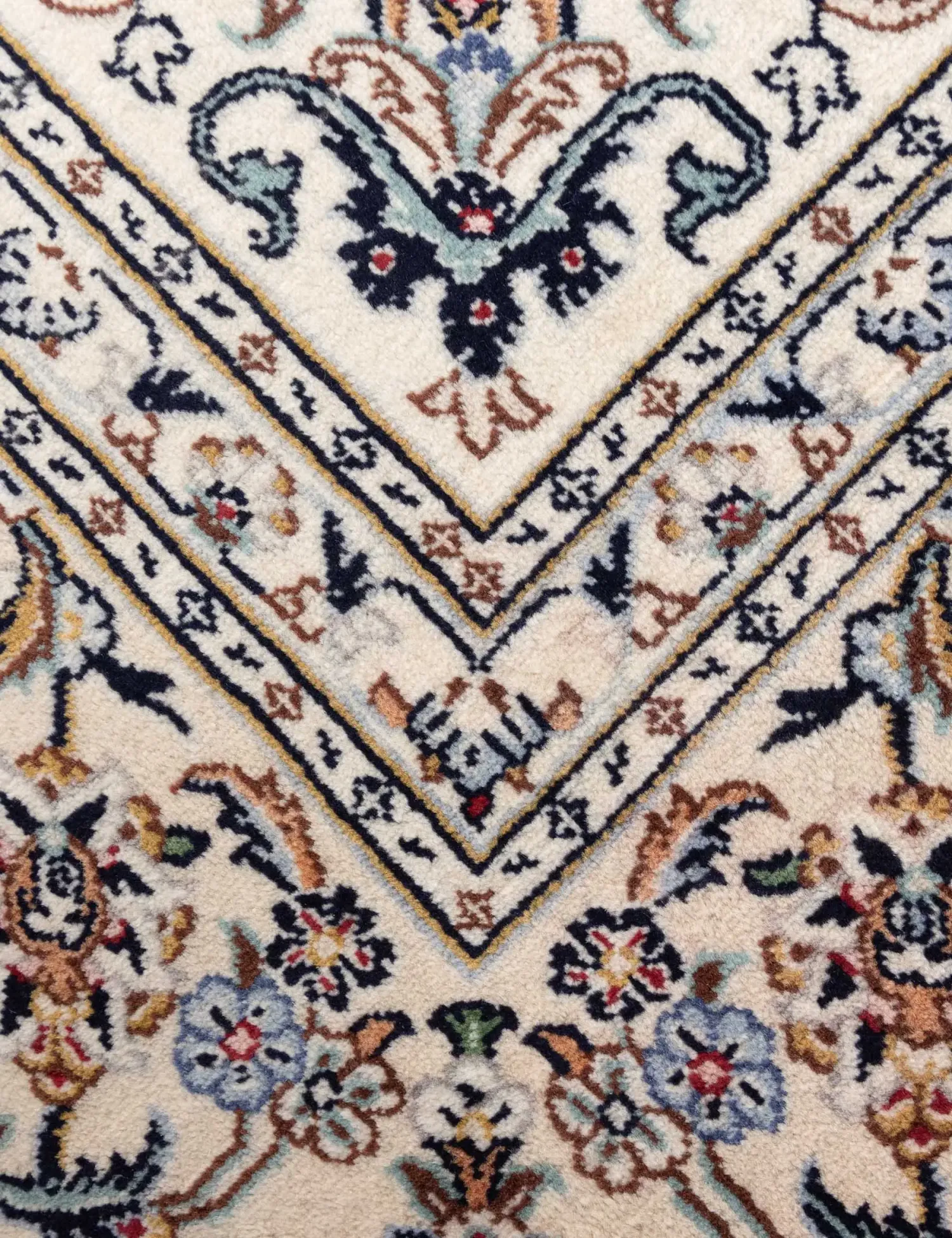 Persian Rug  <br/>306 x 199 cm