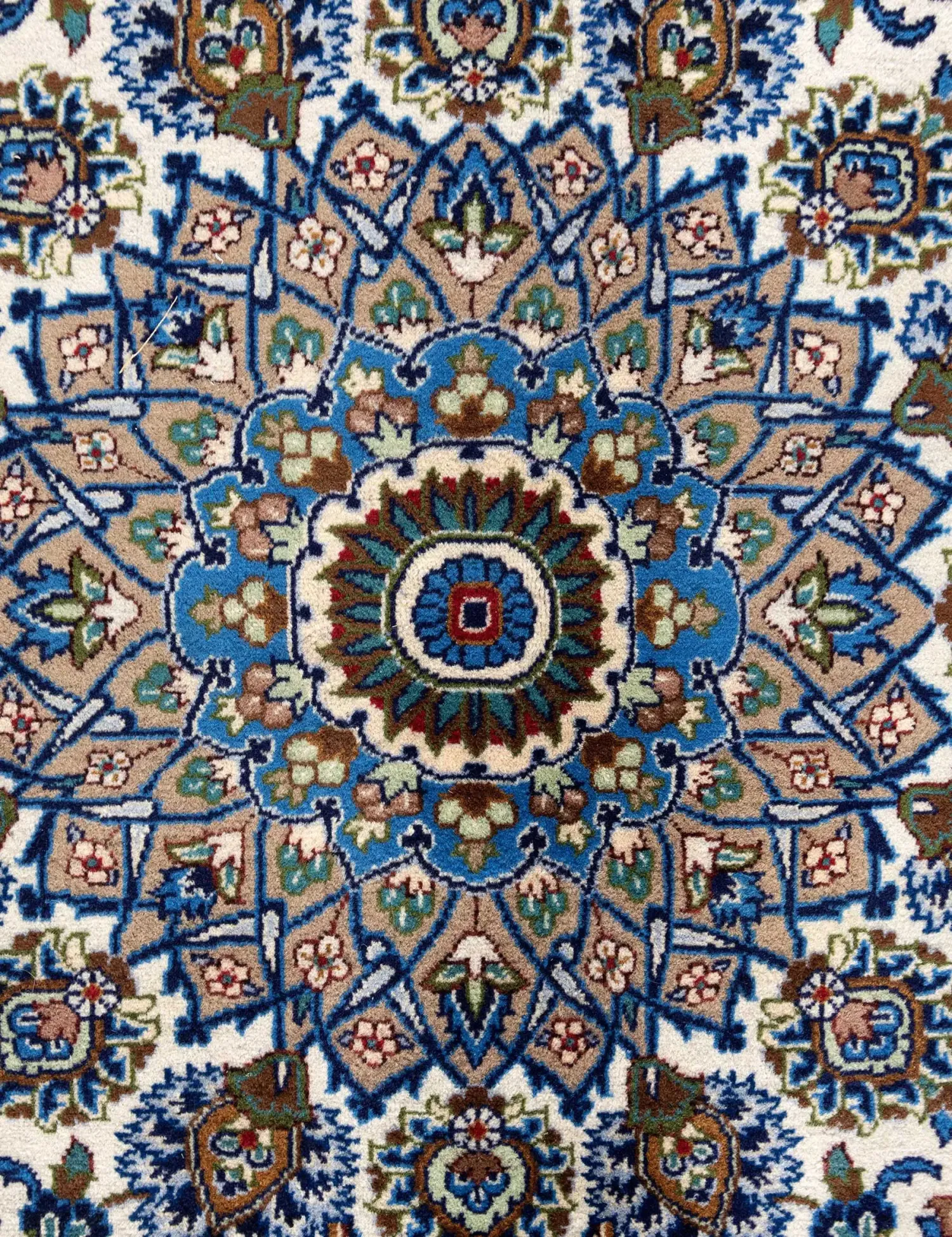 Kashan  <br/>341 x 243 cm