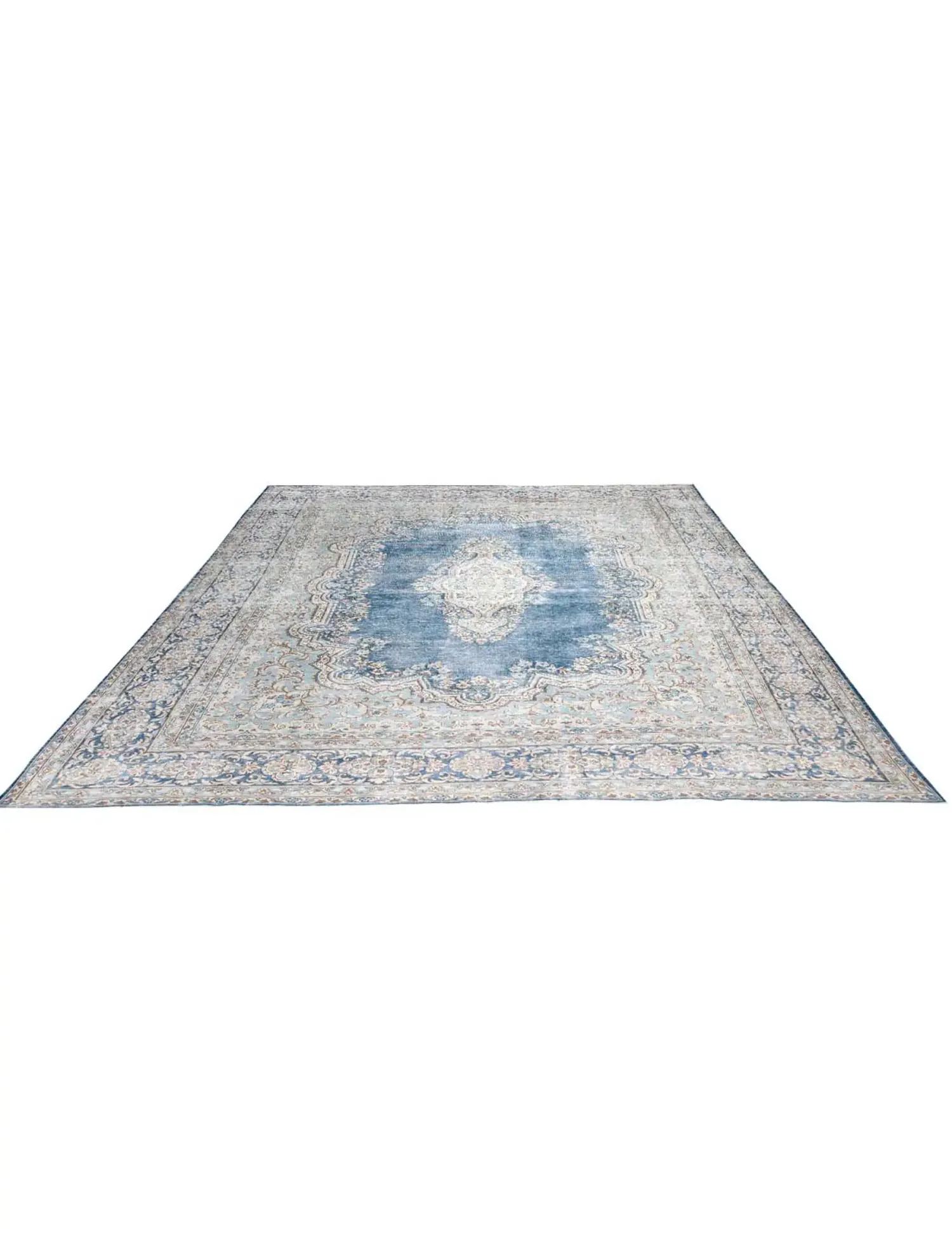 Persian Vintage    <br/>392 x 268 cm