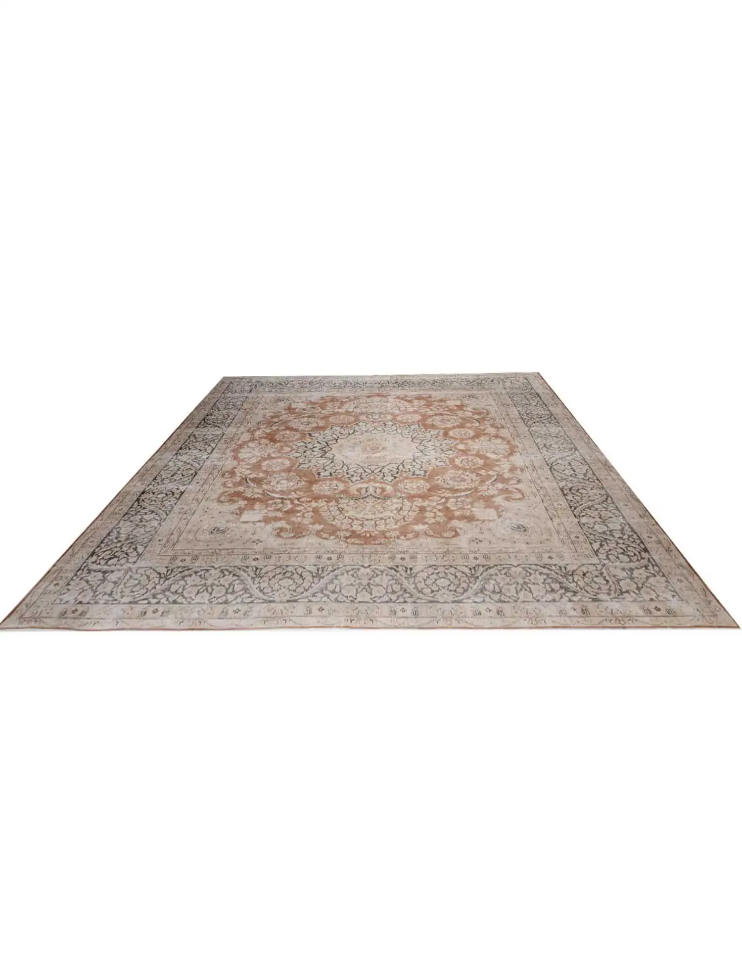 Persian Vintage    <br/>390 x 303 cm