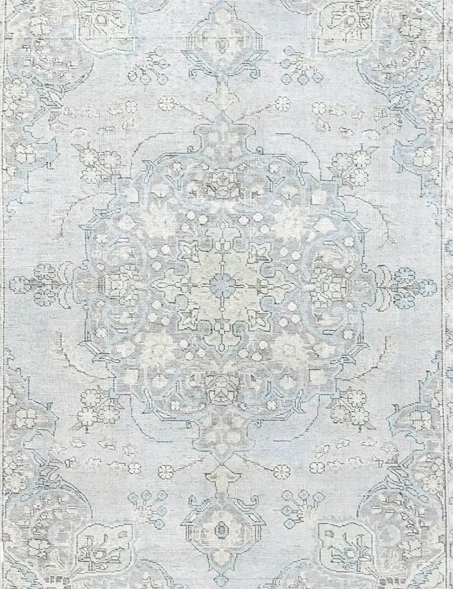 Persian Vintage    <br/>250 x 203 cm