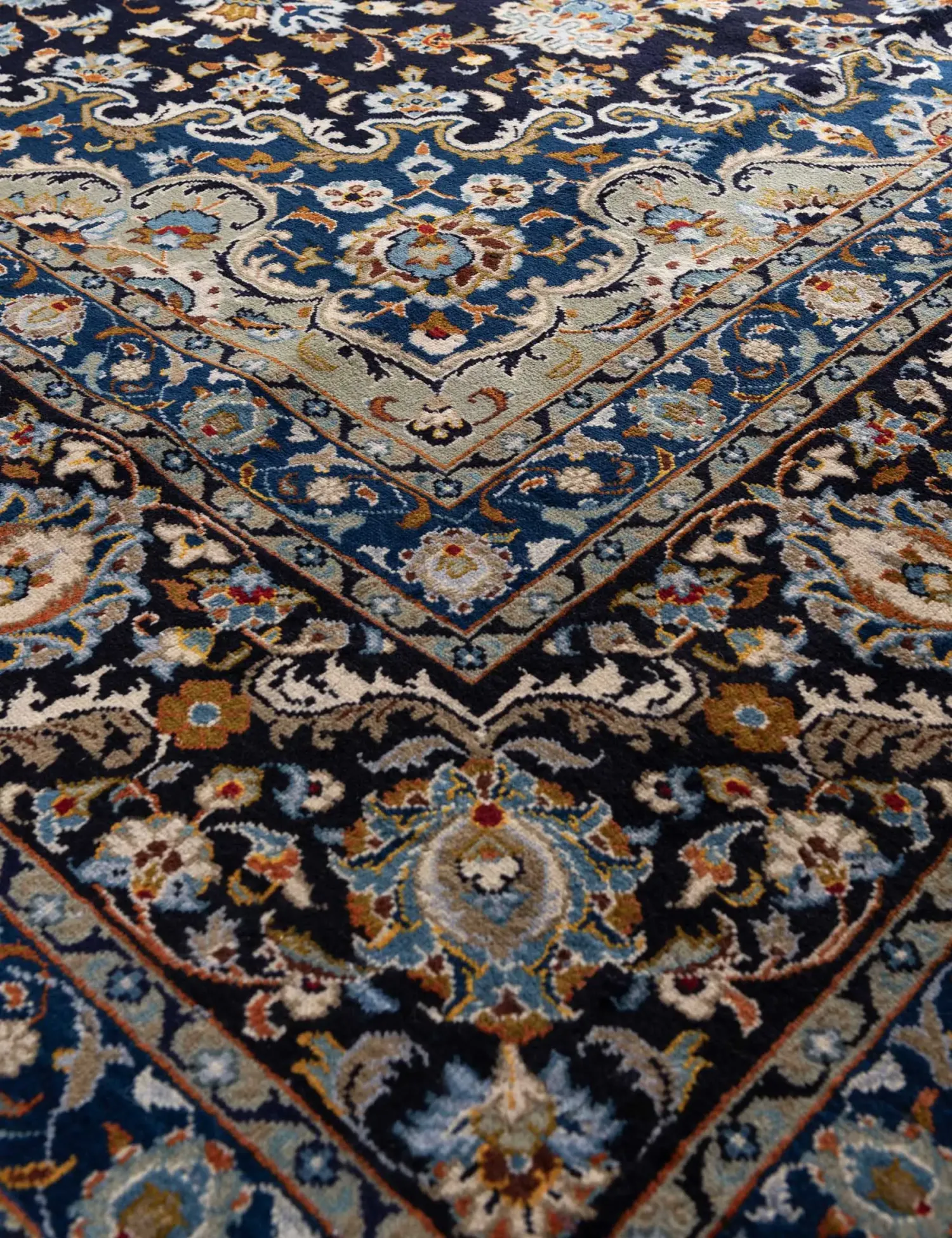 Ardakan Patina  <br/>383 x 260 cm