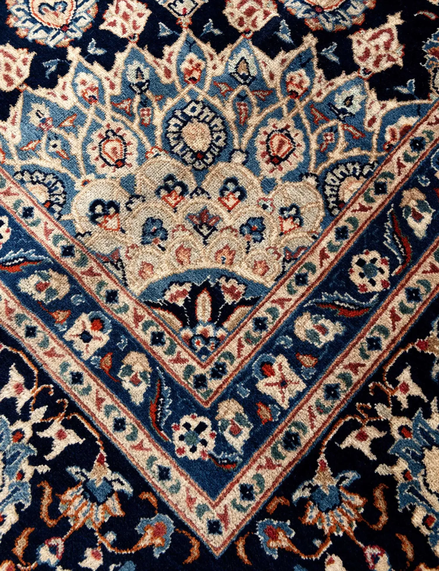 Kashmar Patina  <br/>382 x 298 cm